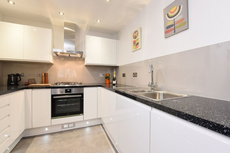 Yaa Luxury Apartments - Queens Road