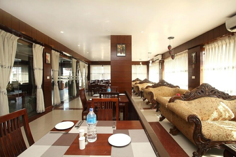 Oyo 709 Hotel Prakash