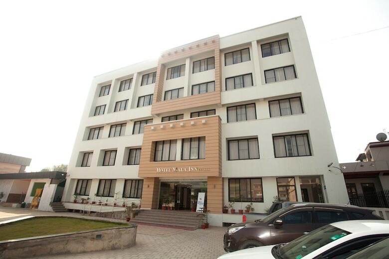 Capital O 686 Hotel Mala Inn