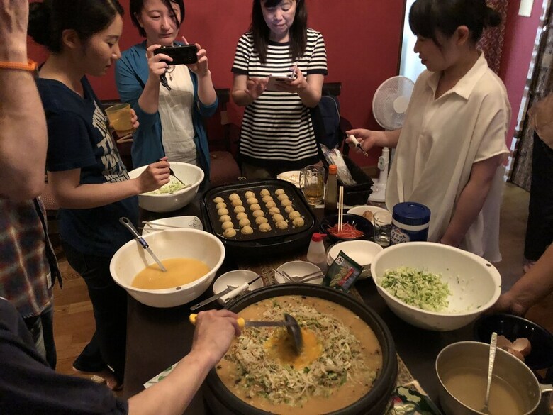Hostal Happy Closet & Wasamon Hostel