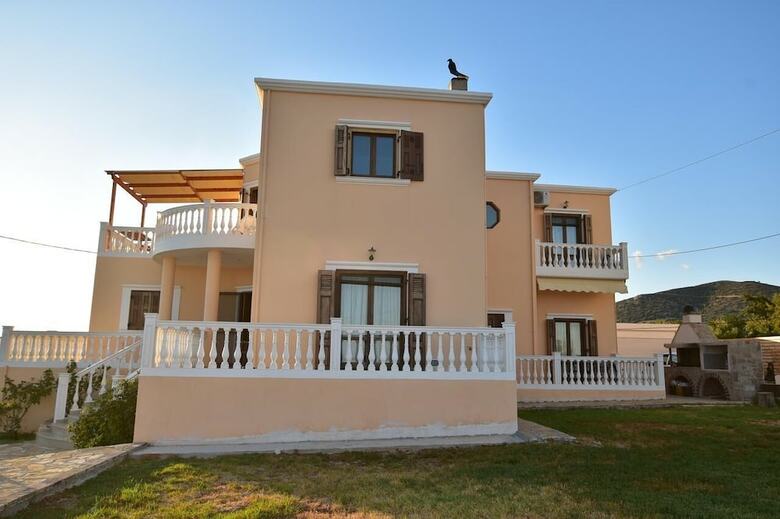 Flisvos Villa
