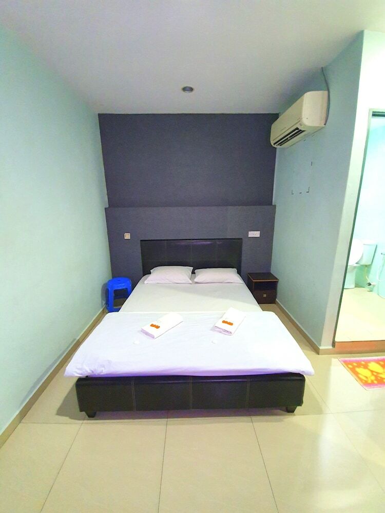 Oyo 89737 Hotel Tishoa