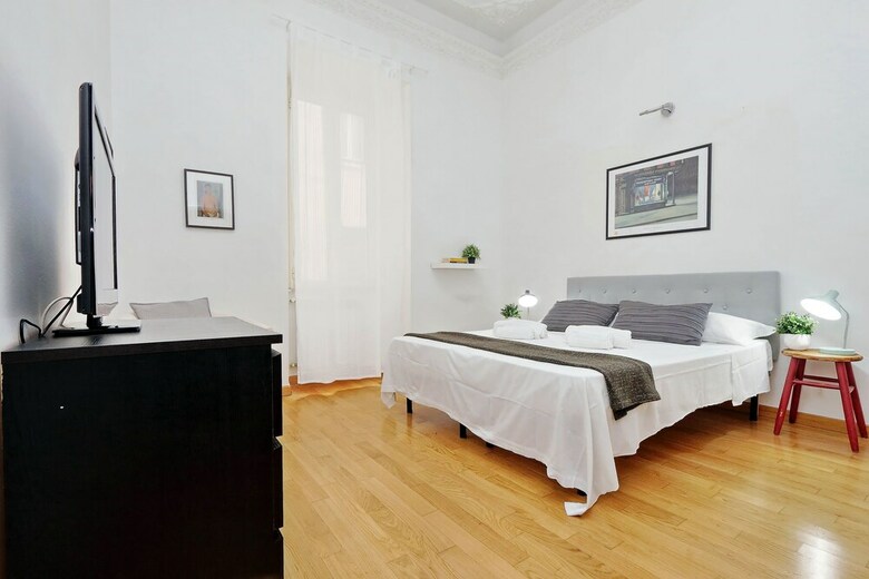 Vatican Spacious Mod� Apartment