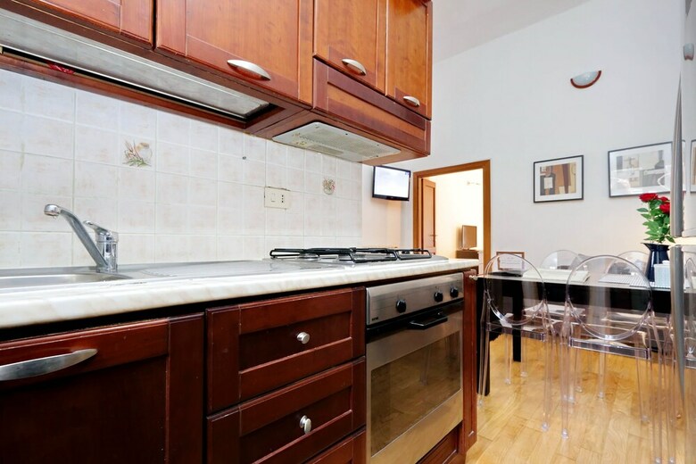Vatican Spacious Mod� Apartment