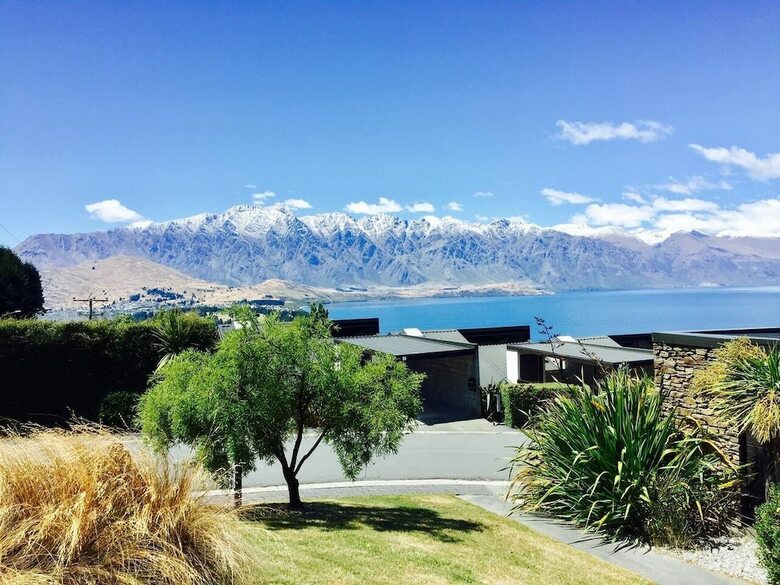 Spacious Lake View Townhouse Unbelievable Spa