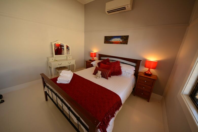 Hotel Emaroo Cottages Broken Hill