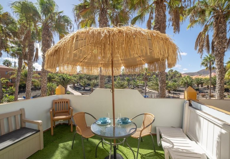 Oasis Royal  13 Pool View Apartment