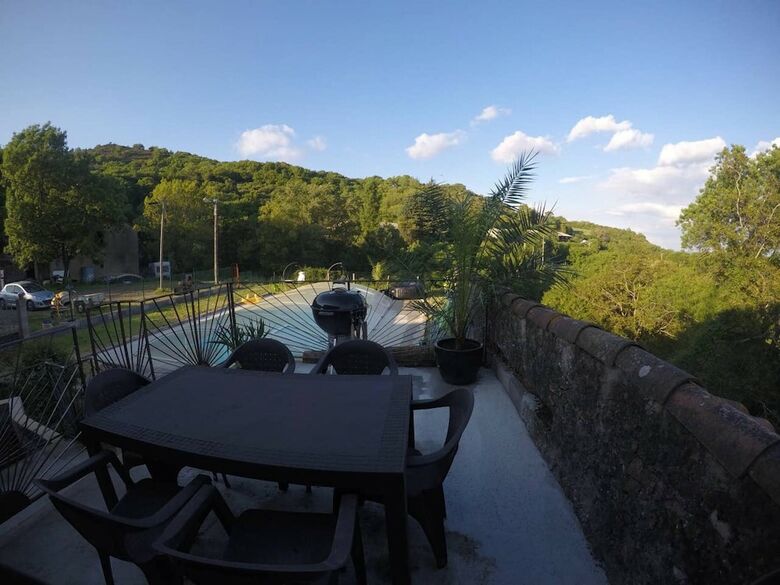 House With 2 Bedrooms In Octon , With Pool Access
