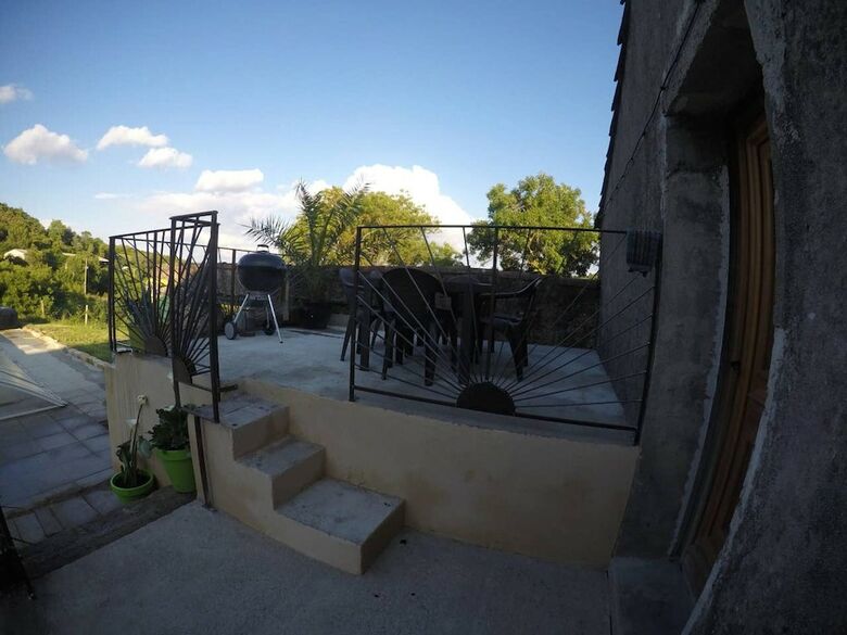 House With 2 Bedrooms In Octon , With Pool Access