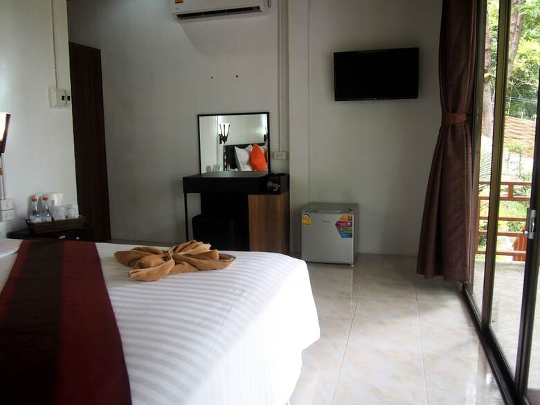 Hotel Chareena Garden Beach Resort