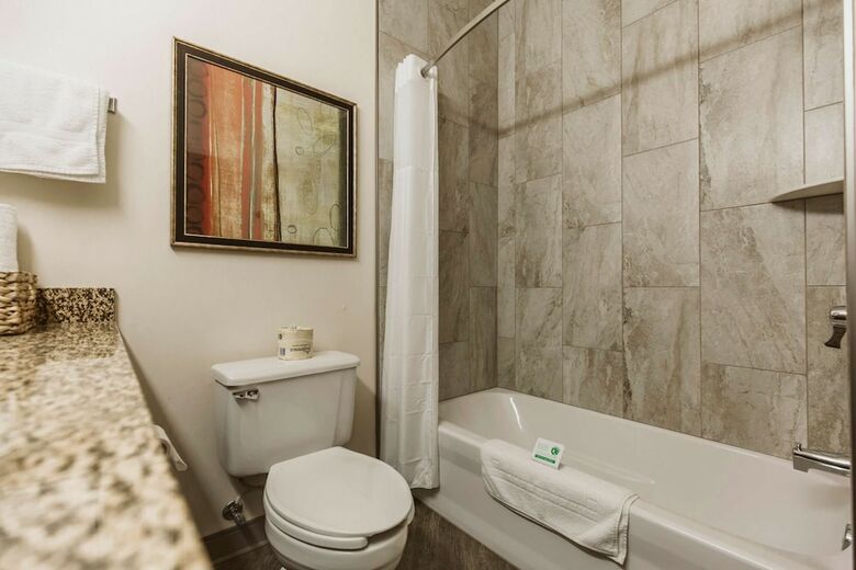 Hotel Expressway Suites Bismarck