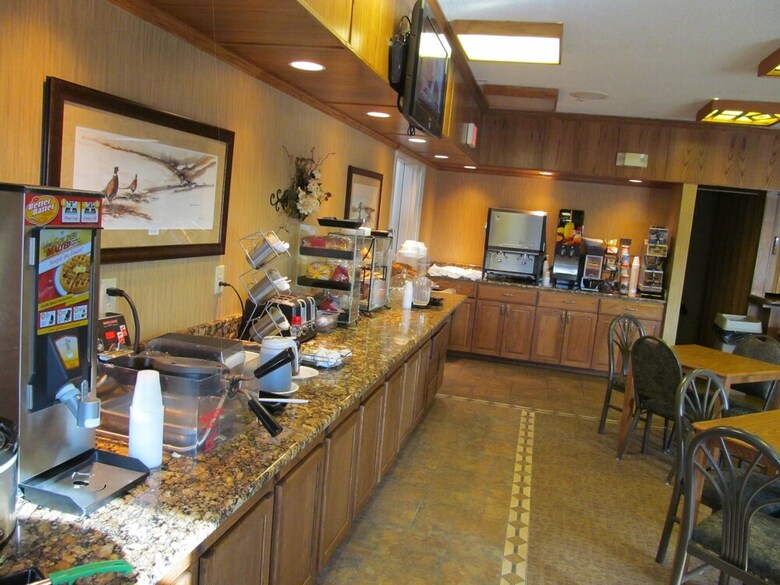 Hotel Expressway Suites Bismarck
