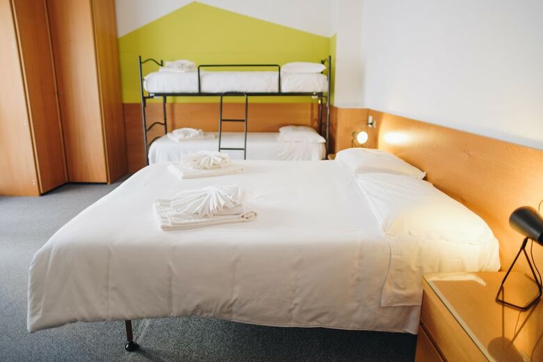Hostal Unih� Hostel