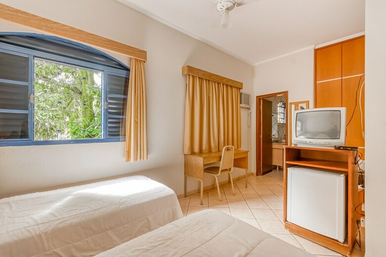 Oyo Jardim Park Hotel