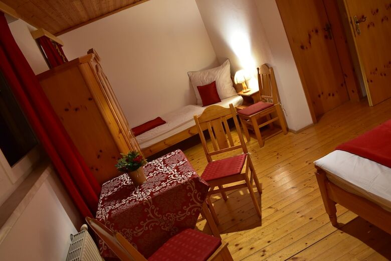 Hotel J�gerhof W�rthersee