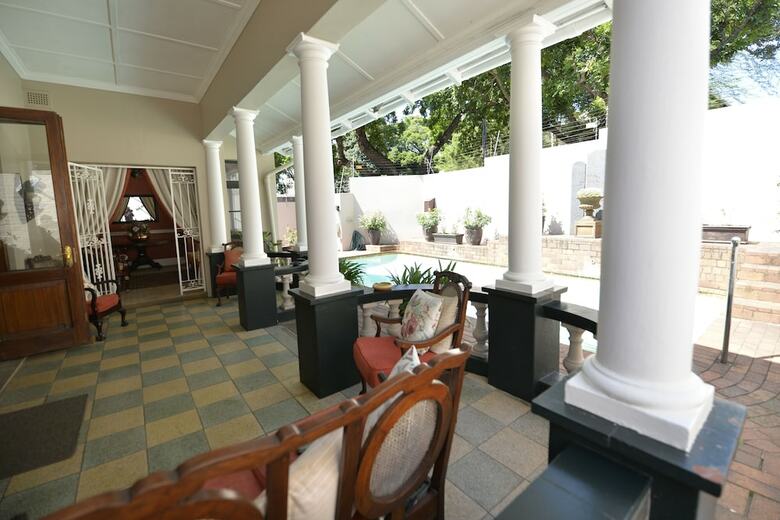 Hotel Roseland House