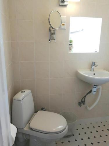 Aia 3 Apartment