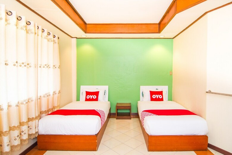 Oyo Phasuk Hotel