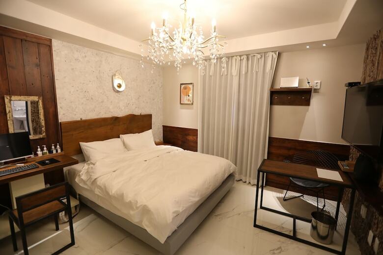 February Hotel Sinho