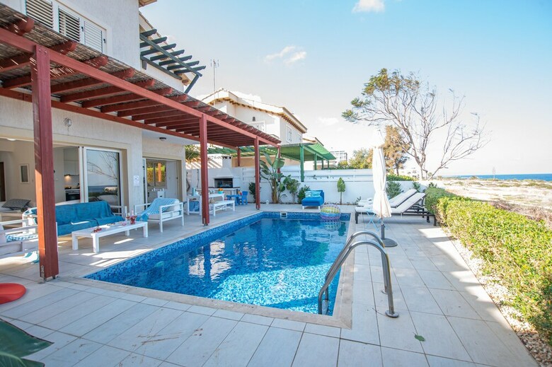 Artisan No 6 First Line Seafront Villa