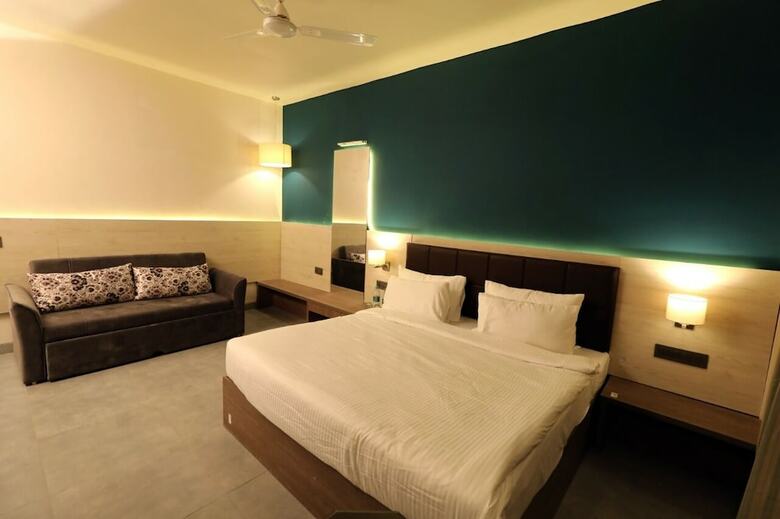 Hotel Solitaire Guest House