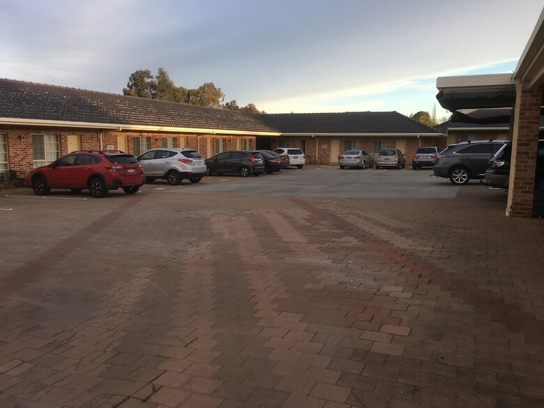 Golden Chain Aalana Motor Inn