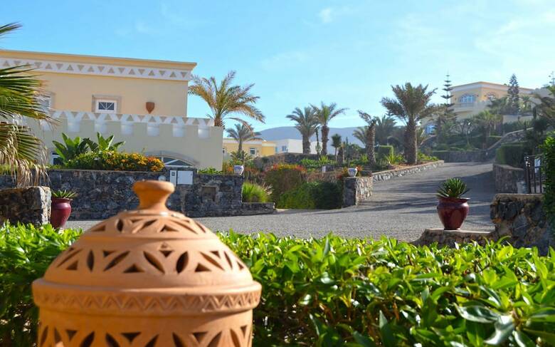 Apartamentos Aglou Paradise