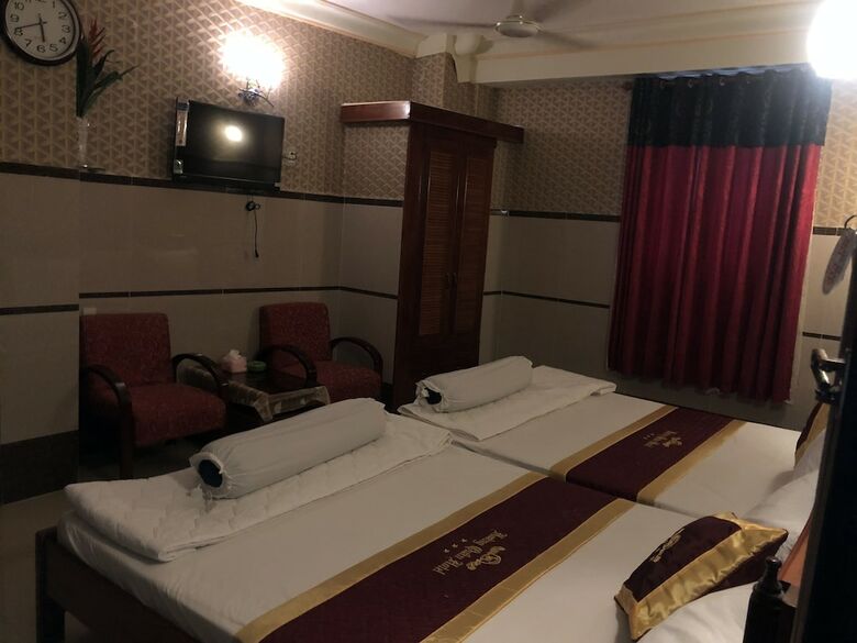 Hoang Quan Hotel