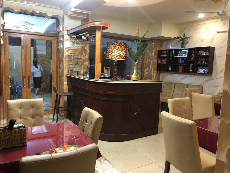 Hoang Quan Hotel