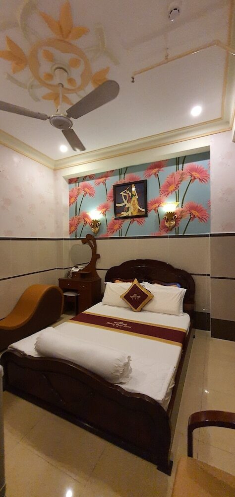 Hoang Quan Hotel