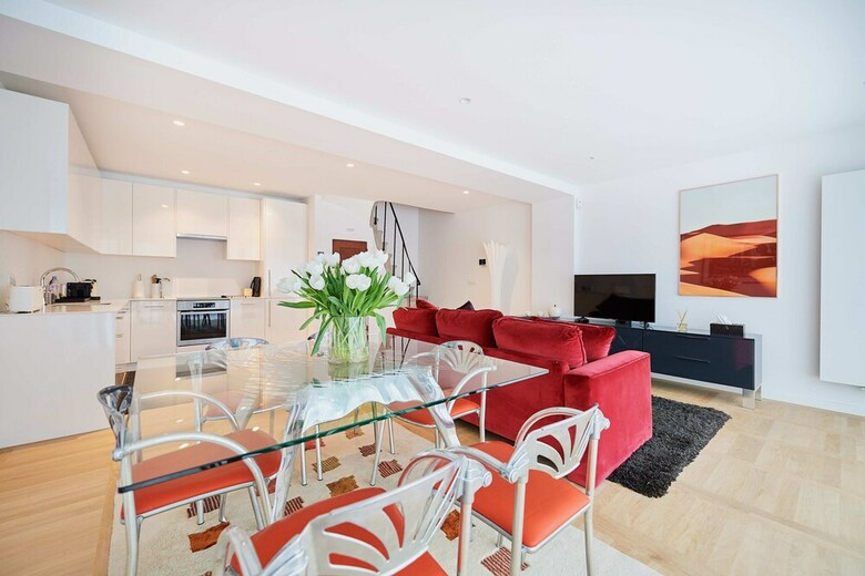 Luxury House 124