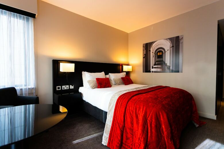 Guildford Harbour Hotel