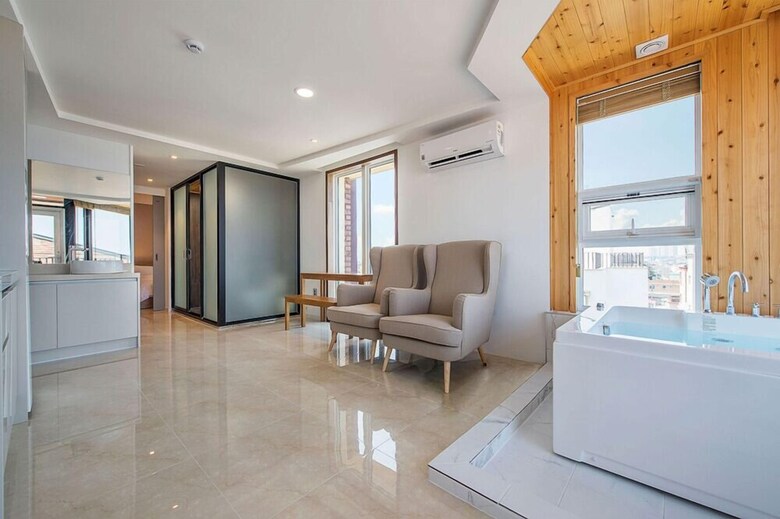 Pension Moreb