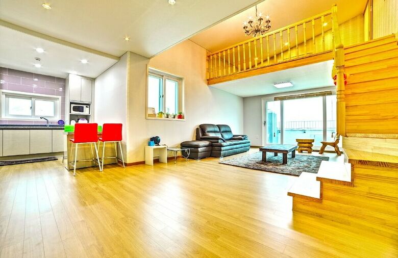 Noblian House