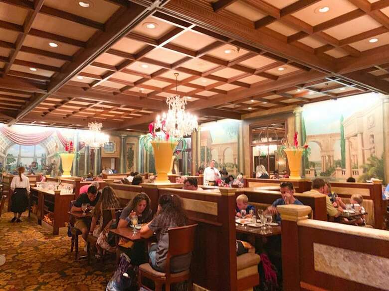 Acacia Hotel
