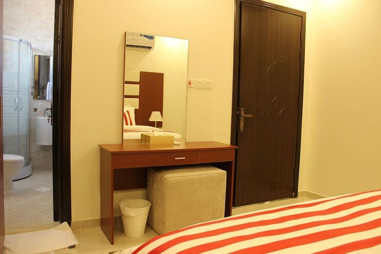 Acacia Hotel