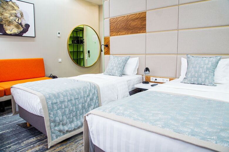 Kazzhol Park Hotel