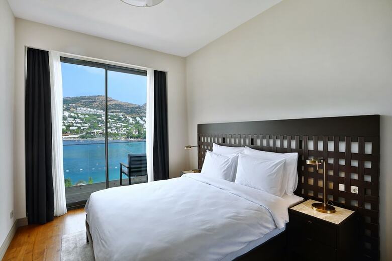 Serafina Mare Deluxe Residence