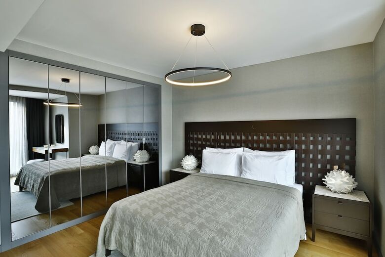 Serafina Mare Deluxe Residence