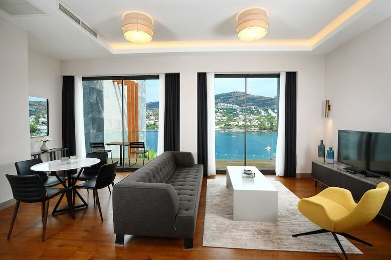 Serafina Mare Deluxe Residence