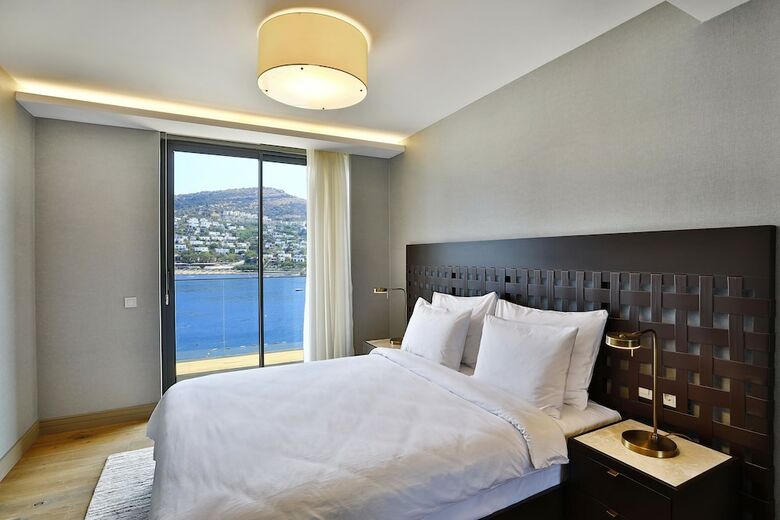 Serafina Mare Deluxe Residence