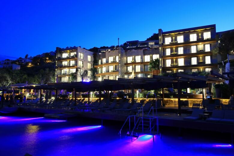 Serafina Mare Deluxe Residence