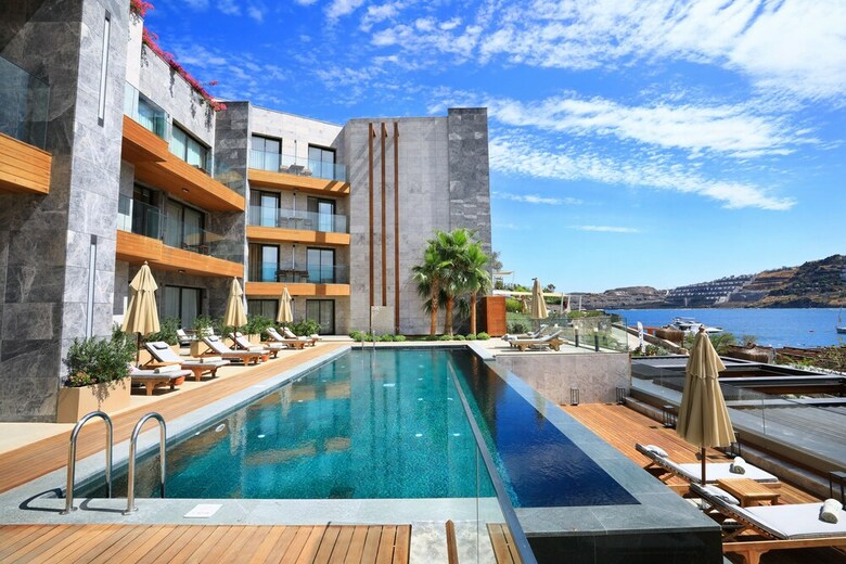 Serafina Mare Deluxe Residence