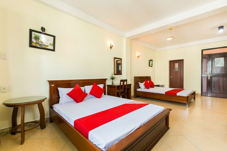 Oyo 696 Cam Ranh Hotel 1