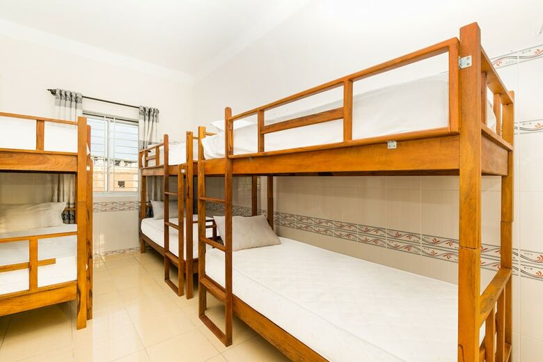 Hostal Spot On 691 Little England Homestay - Hostel