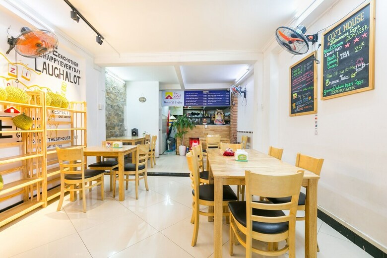 Hostal Oyo 708 The Cozi House - Hostel