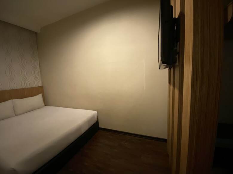 Oyo 89752 7 Days Express Hotel