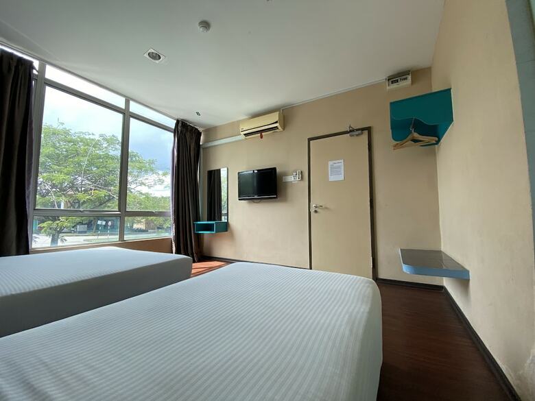 Oyo 89752 7 Days Express Hotel