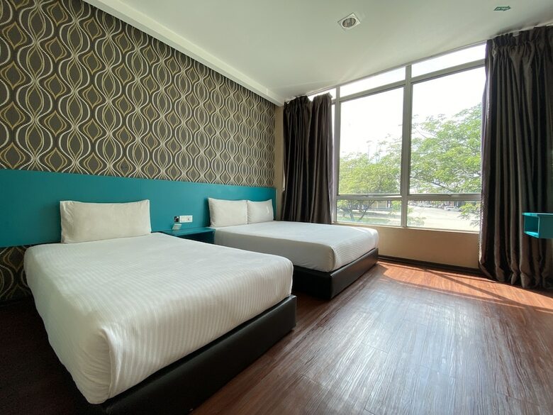 Oyo 89752 7 Days Express Hotel