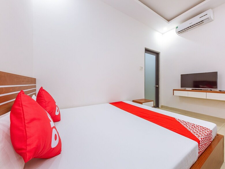 Oyo 727 Hoang Giang Hotel